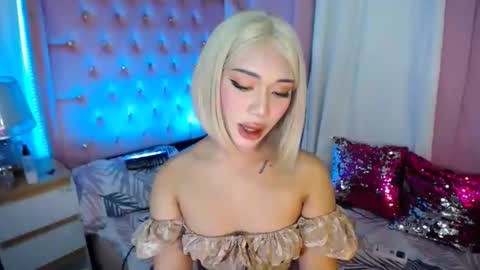 Snapshot of sugar_hally chatting on September 29, 10:37 pm your ultimate goddess online show from September 29, 10:37 pm