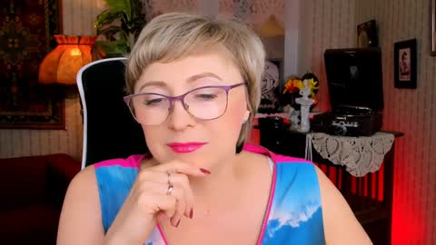 Vivien online show from December 5, 1:06 pm