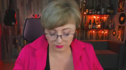 Vivien online show from December 7, 9:17 am