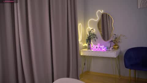 Snapshot of sugarwisp chatting on September 15, 5:20 pm Agata online show from September 15, 5:20 pm
