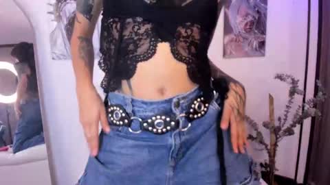 suggarboo_ online show from October 6, 8:24 pm