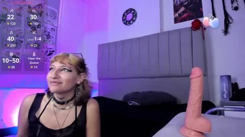    online show from December 3, 12:27 pm