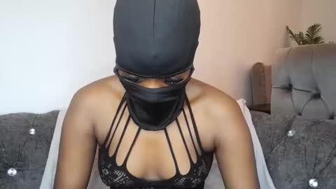 maskedtemptress online show from October 8, 12:20 pm