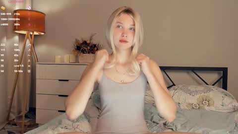 Snapshot of summer_lilac chatting on November 1, 8:13 pm Nelly online show from November 1, 8:13 pm