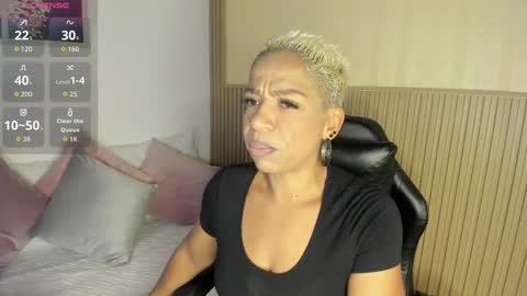 Snapshot of summer_night_ chatting on October 8, 11:47 am Summer online show from October 8, 11:47 am