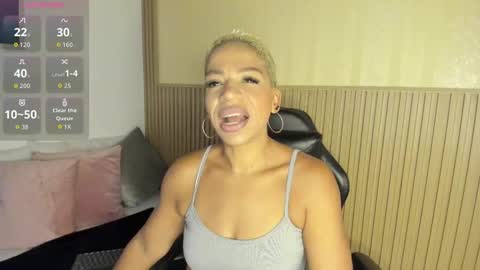 Snapshot of summer_night_ chatting on October 7, 11:47 am Summer online show from October 7, 11:47 am