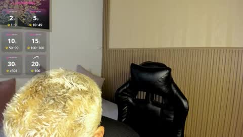 Snapshot of summer_night_ chatting on October 17, 11:46 am Summer online show from October 17, 11:46 am