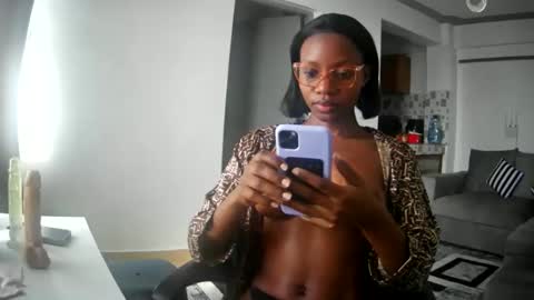 Snapshot of summerbuddy chatting on September 30, 5:13 am summerbuddy online show from September 30, 5:13 am