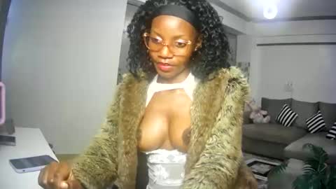 Snapshot of summerbuddy chatting on October 5, 8:52 am summerbuddy online show from October 5, 8:52 am