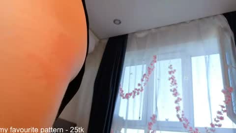 Stella foot size 41 height 175 online show from June 4, 4:00 pm