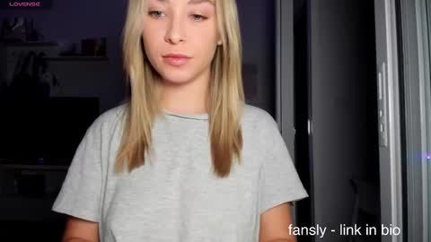 Hannah online show from December 15, 4:04 pm