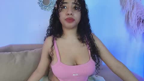 Aillyn Perez online show from December 14, 11:21 pm