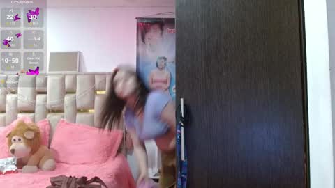 Snapshot of sunflower_dance chatting on October 16, 12:57 am Jeraldine online show from October 16, 12:57 am