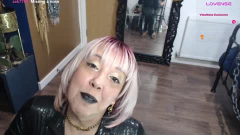 Snapshot of sunni_hottie chatting on January 28, 12:05 am Sunni Knight online show from January 28, 12:05 am