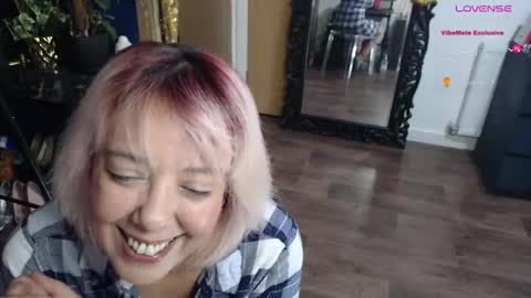 Snapshot of sunni_hottie chatting on February 19, 2:33 am Sunni Knight online show from February 19, 2:33 am
