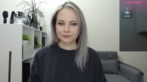Snapshot of sunny_bunny6 chatting on December 23, 5:17 am Naomi online show from December 23, 5:17 am