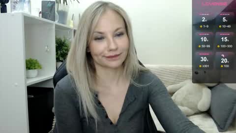 Naomi online show from October 30, 5:21 am