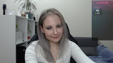 Snapshot of sunny_bunny6 chatting on February 1, 8:37 pm Naomi online show from February 1, 8:37 pm