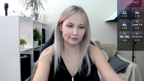 Snapshot of sunny_bunny6 chatting on September 18, 9:52 am Naomi online show from September 18, 9:52 am