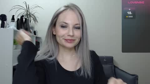 Snapshot of sunny_bunny6 chatting on January 2, 8:13 pm Naomi online show from January 2, 8:13 pm