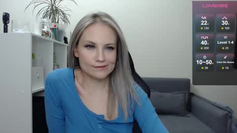 Snapshot of sunny_bunny6 chatting on February 10, 3:32 pm Naomi online show from February 10, 3:32 pm