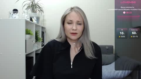 Snapshot of sunny_bunny6 chatting on December 20, 5:29 pm Naomi online show from December 20, 5:29 pm