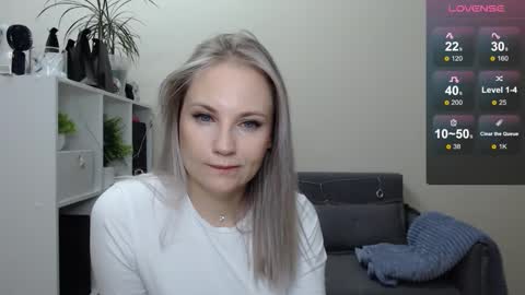 Snapshot of sunny_bunny6 chatting on January 3, 6:46 pm Naomi online show from January 3, 6:46 pm