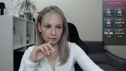 Snapshot of sunny_bunny6 chatting on January 26, 7:20 pm Naomi online show from January 26, 7:20 pm