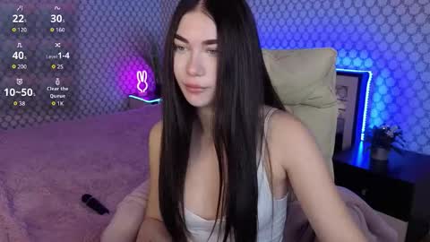 S U N N Y online show from November 4, 4:12 pm