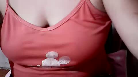Snapshot of sunshine_38 chatting on January 29, 9:55 am sunshine_38 online show from January 29, 9:55 am