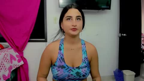 Andrea Rodriguez online show from December 8, 7:00 pm