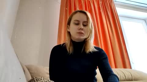 Annie online show from January 18, 9:02 am