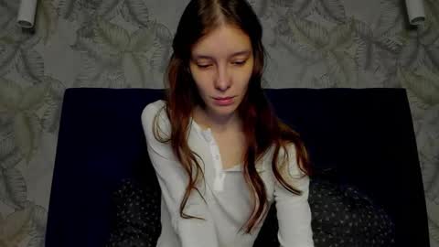 Una online show from October 10, 9:03 am