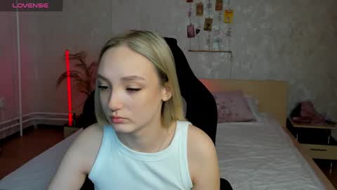 Snapshot of susan__clark chatting on March 11, 12:22 am Annie online show from March 11, 12:22 am