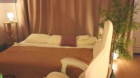 Annie online show from February 20, 2:10 am