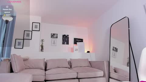 Snapshot of susan_blond chatting on October 31, 1:04 pm susan_blond online show from October 31, 1:04 pm