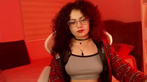 Snapshot of susan_bluee chatting on December 3, 5:41 am Susan online show from December 3, 5:41 am