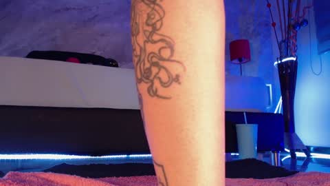 Snapshot of susan_hottie_ chatting on December 18, 10:46 pm online show from December 18, 10:46 pm