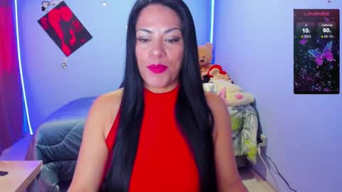 Snapshot of susan_ramires chatting on February 10, 2:26 pm susan ramires online show from February 10, 2:26 pm