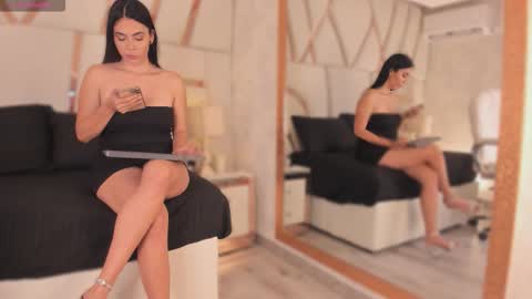 susan_vega_ online show from November 5, 12:10 pm