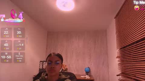 susan_voltaire online show from July 29, 3:17 am