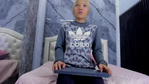 susana_sanchezz online show from April 9, 11:59 am