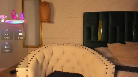 Susana W online show from November 10, 10:05 pm