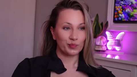 SusanJewel online show from March 14, 2:18 pm