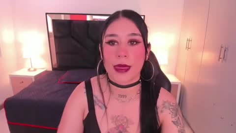 susanvilla online show from November 10, 7:42 pm