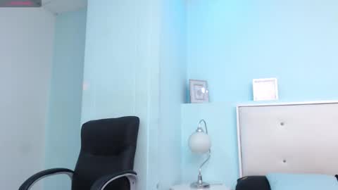 susanwilliams_ online show from November 28, 11:35 am