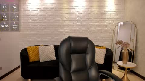 Snapshot of sussanelliot chatting on October 19, 11:01 am Sussan online show from October 19, 11:01 am