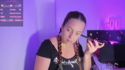 sussanmiller_ online show from February 5, 11:44 am
