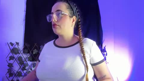 sussanmiller_ online show from October 25, 5:37 am