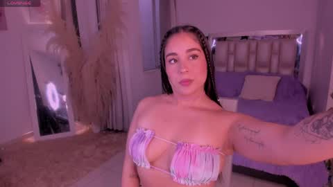 sussy_bell_ online show from May 21, 9:57 pm